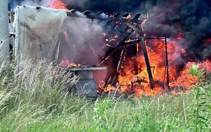 Pożar szałasu w Oświęcimiu. Do działań zadysponowano 7 zastępów straży pożarnej – ZDJĘCIA!