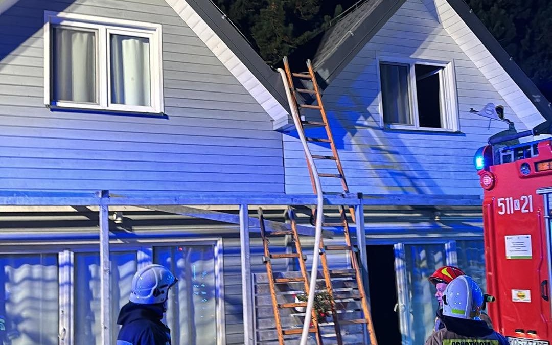 Pożar budynku mieszkalnego w Broszkowicach – ZDJĘCIA!