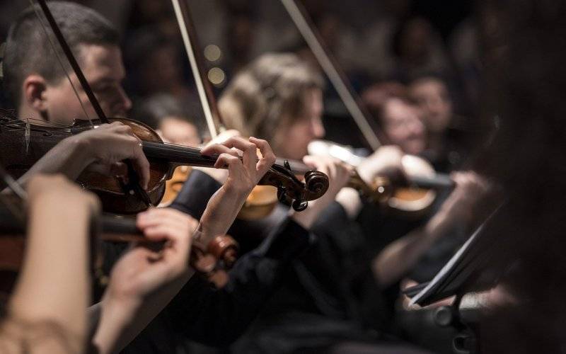 Musicale – magia połączenia muzyki, tańca i teatru. Co warto o nich wiedzieć?