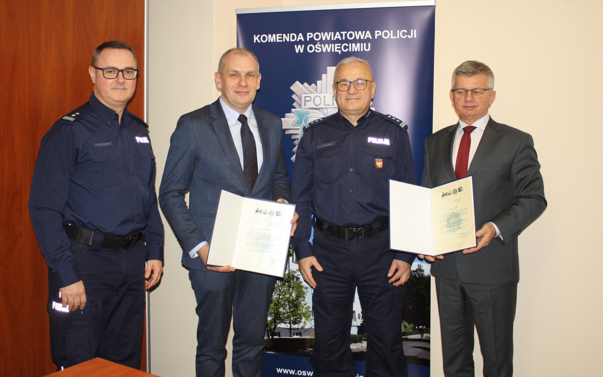 Gmina Polanka Wielka i Gmina Osiek dofinansowały zakup wyposażenia do oświęcimskiej komendy Policji