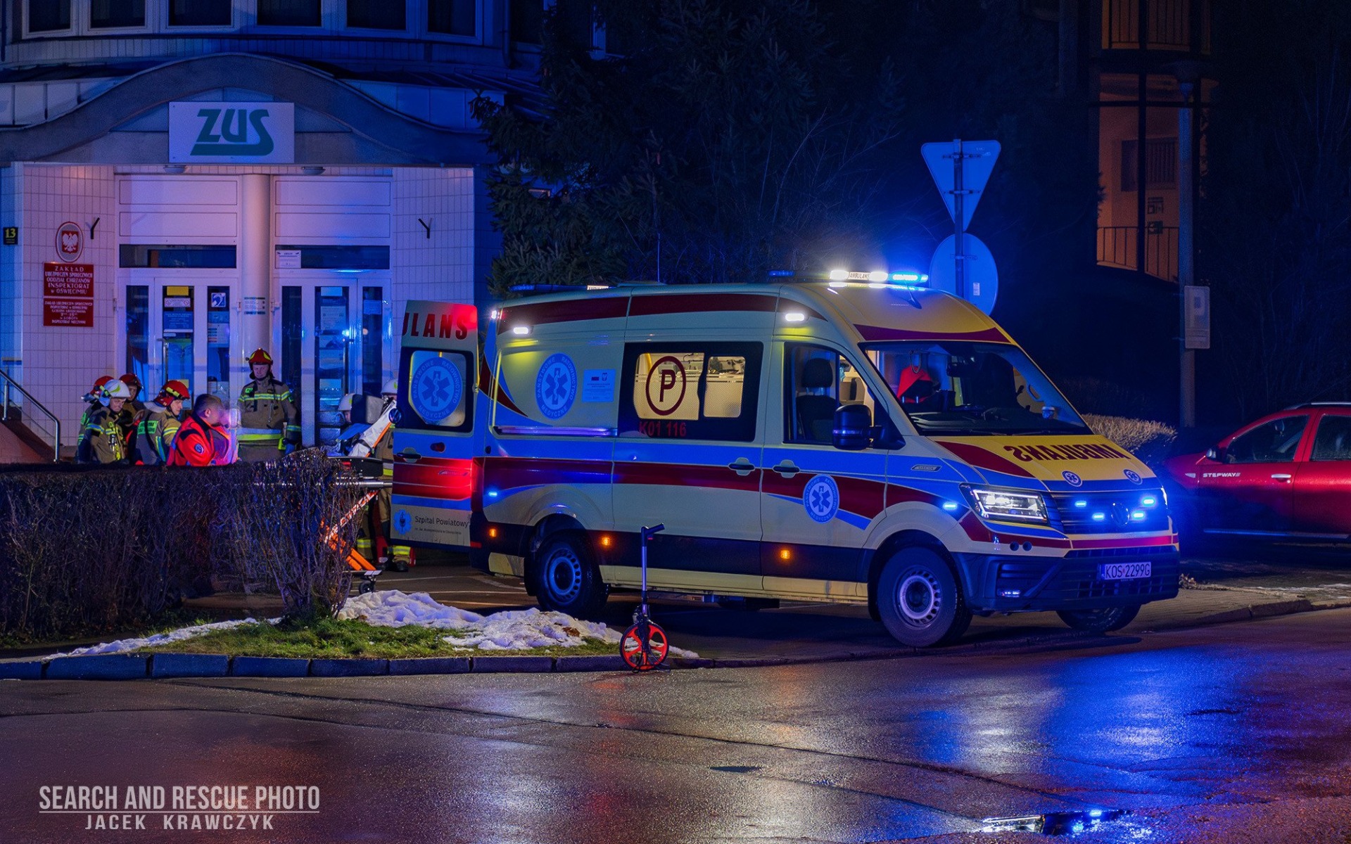 Zdarzenie drogowe na ulicy Chopina w Oświęcimiu: 16-latek potrącony przez samochód – FOTO, FILM!