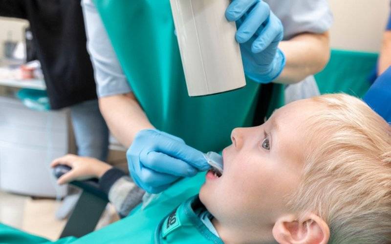 Dziecko u ortodonty. Kiedy umówić się na pierwszą konsultację?