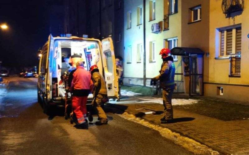 Siłowe wejście do mieszkania. Seniorka potrzebowała pilnej pomocy medycznej – FOTO!