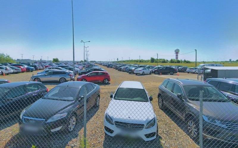 Dlaczego warto korzystać z prywatnych parkingów przy lotnisku? 5 powodów, które Cię przekonają