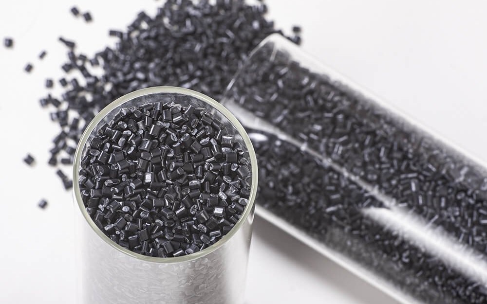 Regranulaty od HillTrade – ekologiczne i wysokiej jakości tworzywa sztuczne