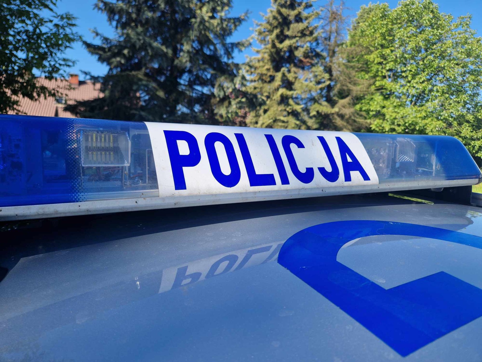 Policjanci pod opiekę rodziny oddali odnalezionego seniora