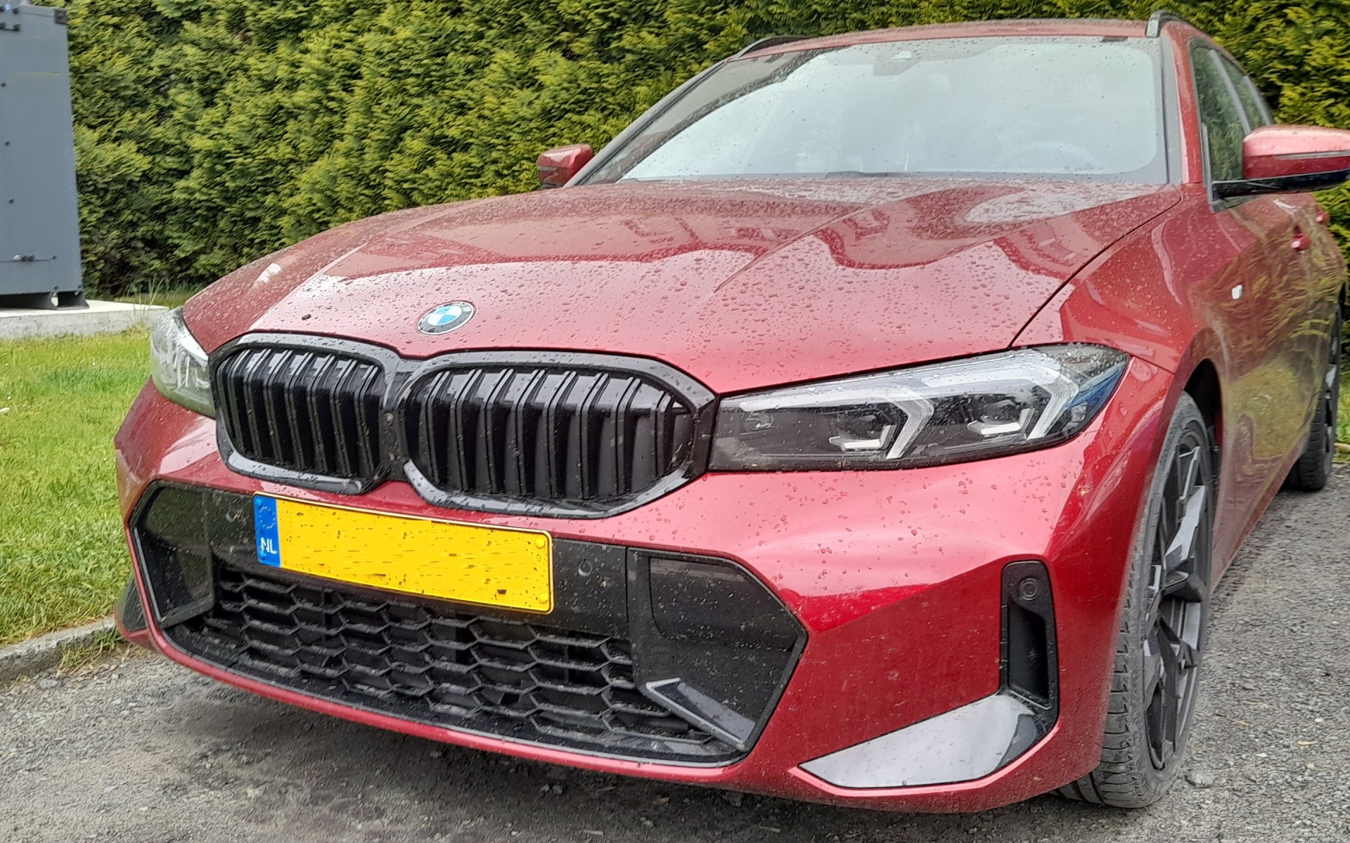 Policjanci odzyskali bmw i zatrzymali obcokrajowców podejrzanych o jego przywłaszczenie 