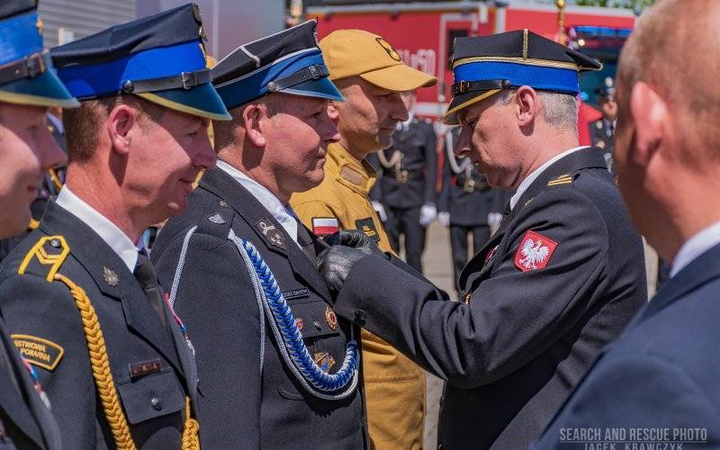 Powiatowe Obchody Dnia Strażaka 2025 – uroczysty apel i liczne wyróżnienia – ZDJĘCIA!