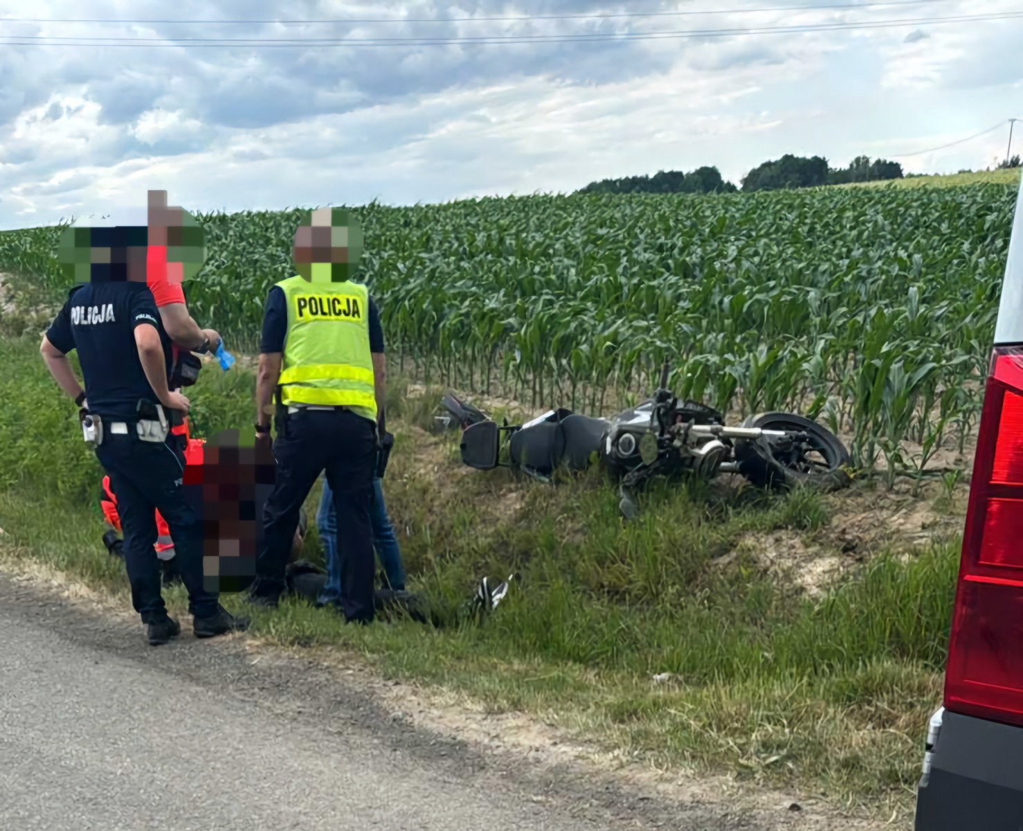 Polanka Wielka: Motocyklista stracił panowanie nad pojazdem – trafił do szpitala