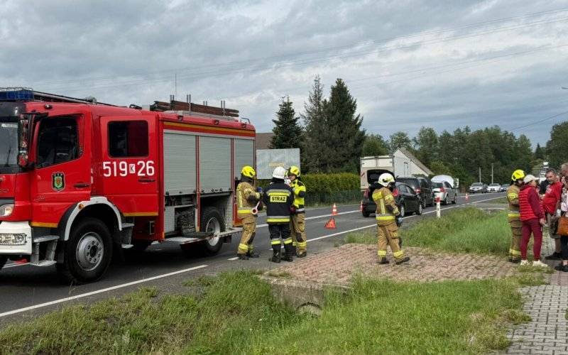 Zderzenie trzech samochodów na DK52 w Bulowicach