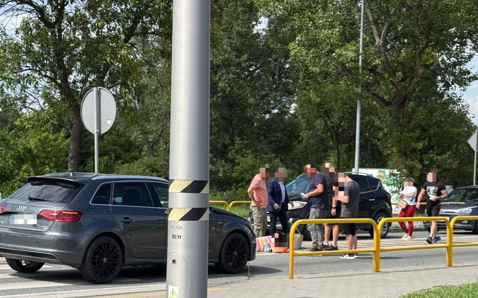 Potrącenie na pasach w Oświęcimiu. Kobieta trafiła do szpitala