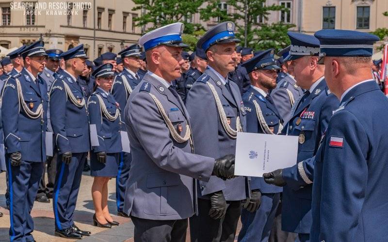 Wojewódzkie obchody Święta Policji – wśród wyróżnionych funkcjonariusze z powiatu oświęcimskiego! [ZDJĘCIA]