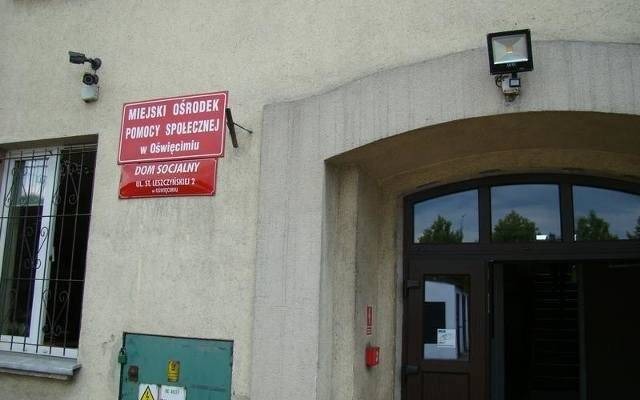 Bezdomny 54-latek nie chce przeprowadzić się do mieszkania chronionego, która proponuje mu MOPS