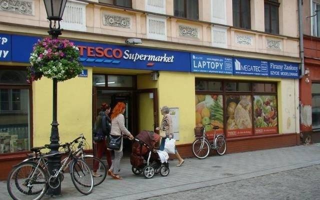 Tesco zamknie swój sklep przy ul. Mayzla w Oświęcimiu. Klienci są zawiedzeni
