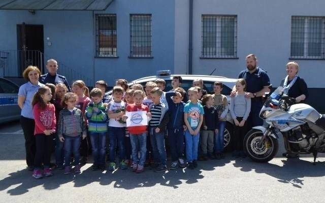 Uczniowie z Osieka w oświęcimskiej komendzie policji