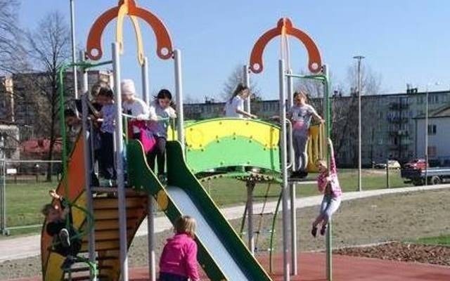 Uciechy dla dzieci i dorosłych w nowym parku na os. Zasole w Oświęcimiu