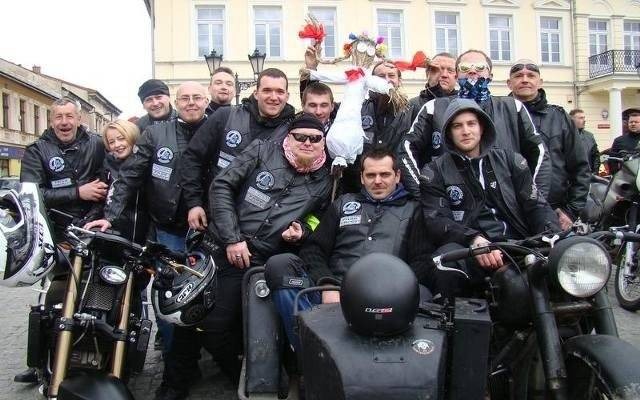 Przyjechali na Rynek w Oświęcimiu na swoich stalowych rumakach, żeby powitać wiosnę
