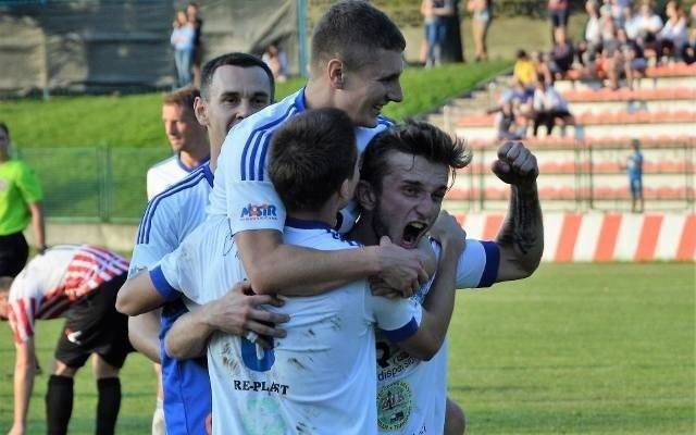 4. liga. Oświęcimska magia „szóstek” w Andrychowie dała Unii zwycięstwo nad Beskidem [ZDJĘCIA]