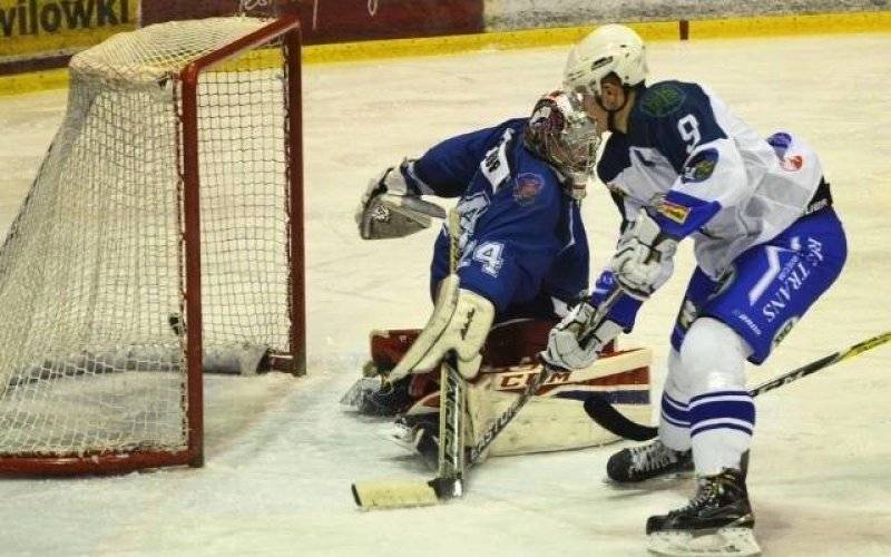 Hokej. Początek odbudowy psychicznej Unii Oświęcim, która chce odprawić SMS i postawić się Cracovii