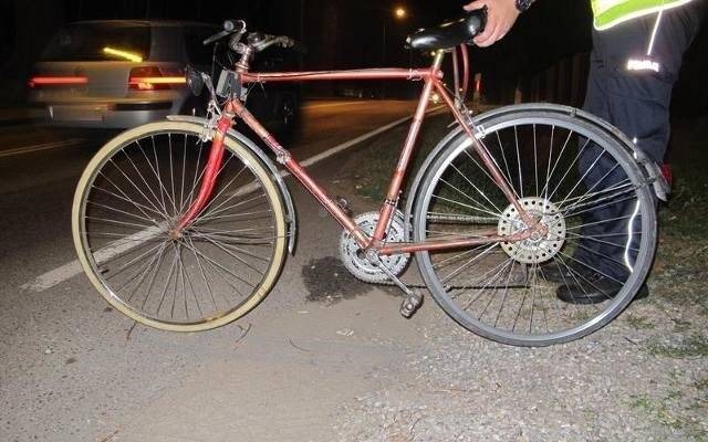 50-letni rowerzysta z Bielska-Białej potrącony przez alfa romeo na ul. Turystycznej w Brzeszczach