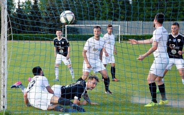 4. liga. Unia Oświęcim zagrała na "piątkę" z Sosnowainką Stanisław Dolny [ZDJĘCIA]