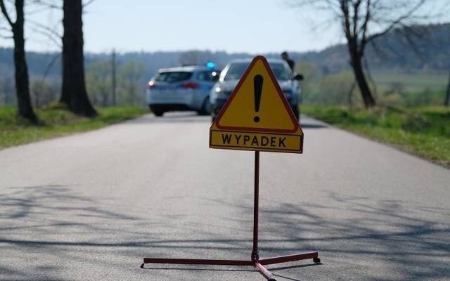 Wypadek i kierowcy z cofniętymi uprawnieniami do kierowania pojazdami w okolicy Oświęcimia
