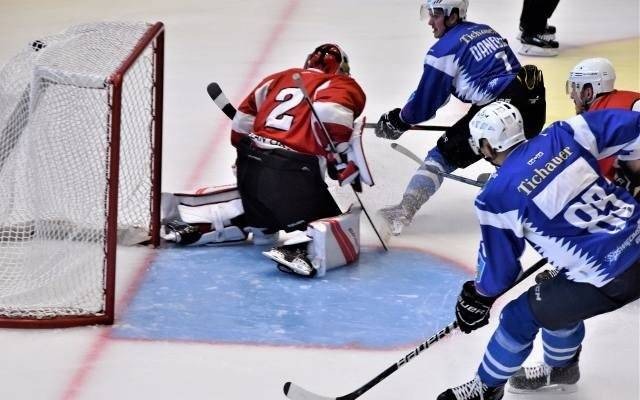 Hokej. W Oświęcimiu na razie atmosfera daleka od euforii. Re-Plast Unia najpierw powoli...