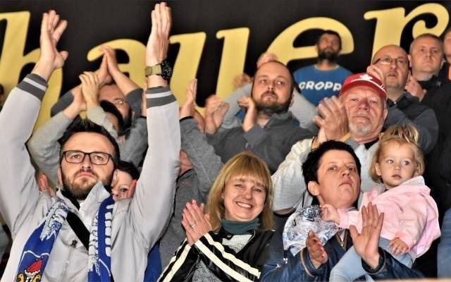 Hokej. Re-Plast Unia Oświęcim – Zagłębie. KIBICE na meczu