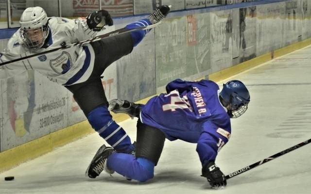 1. liga hokeja. UKH Unia Oświęcim przegrała z Polonią Bytom. Było sporo emocji i nerwów