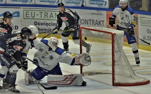 Hokej. Re-Plast Unia Oświęcim przegrywa w Gdańsku z Lotosem. Kara meczu dla Saundersa