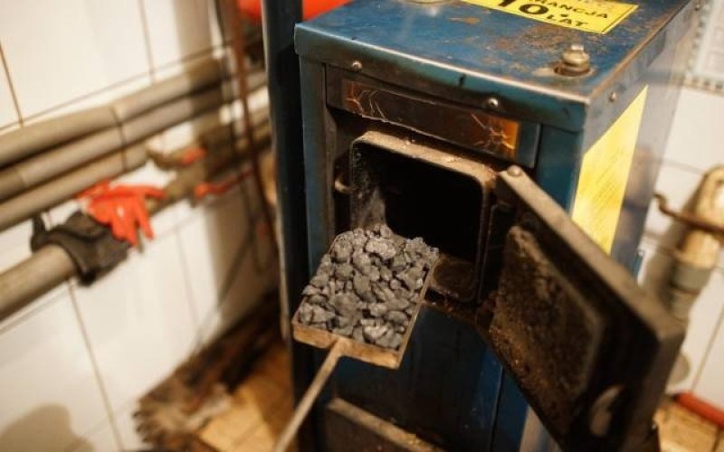 Oświęcimianie chcą zakazu palenia węglem. Burza wokół badań ankietowych nad Sołą. Rozwiewamy wszystkie wątpliwości