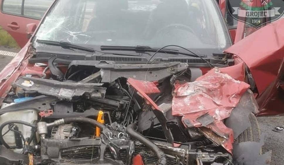 Wypadek na A4. Zderzenie z ciężarówką. Dwie osoby ranne