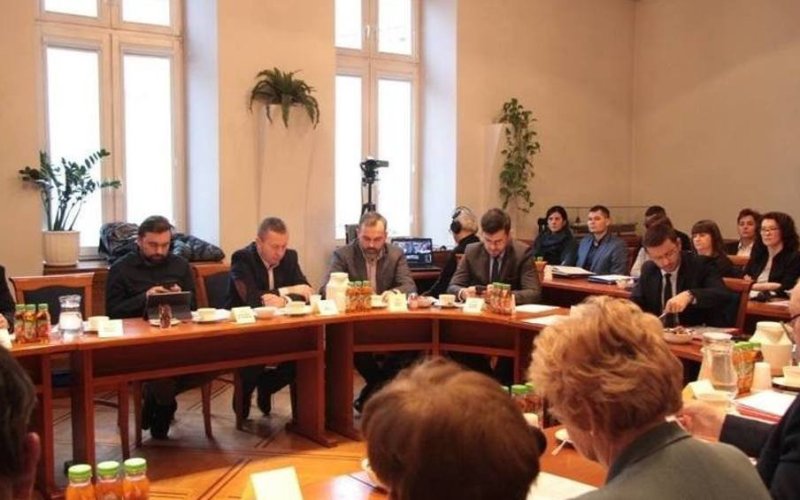 Radni Wadowic dostaną wypłatę za 170 sekund pracy!