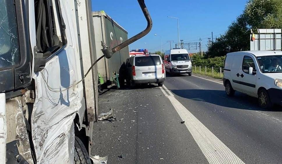 Wypadek na dk 28 w Wadowicach. Są utrudnienia w ruchu