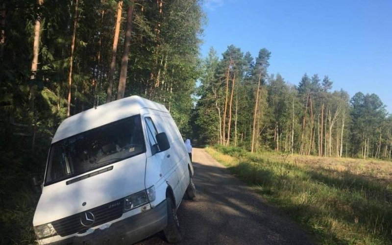 Pijany Ukrainiec zabrał koleżanki na nocną wycieczkę samochodem po Puszczy Dulowskiej
