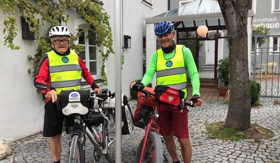 Martin Krick na finiszu wyprawy „Nigdy więcej” ze Stiefenhofen do Oświęcimia