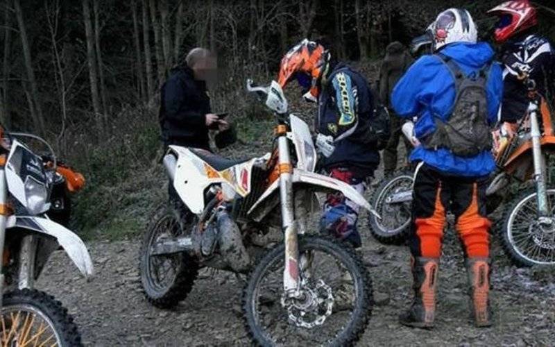 Nożownik zaatakował motocyklistę w lesie pod Andrychowiem
