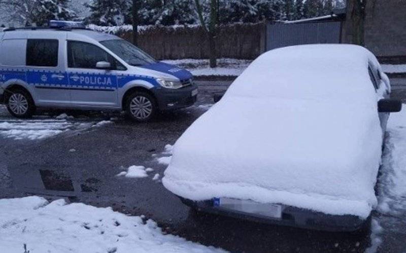 Kilka zasad dla kierowców przed jazdą w zimie. Trzeba o nich pamiętać