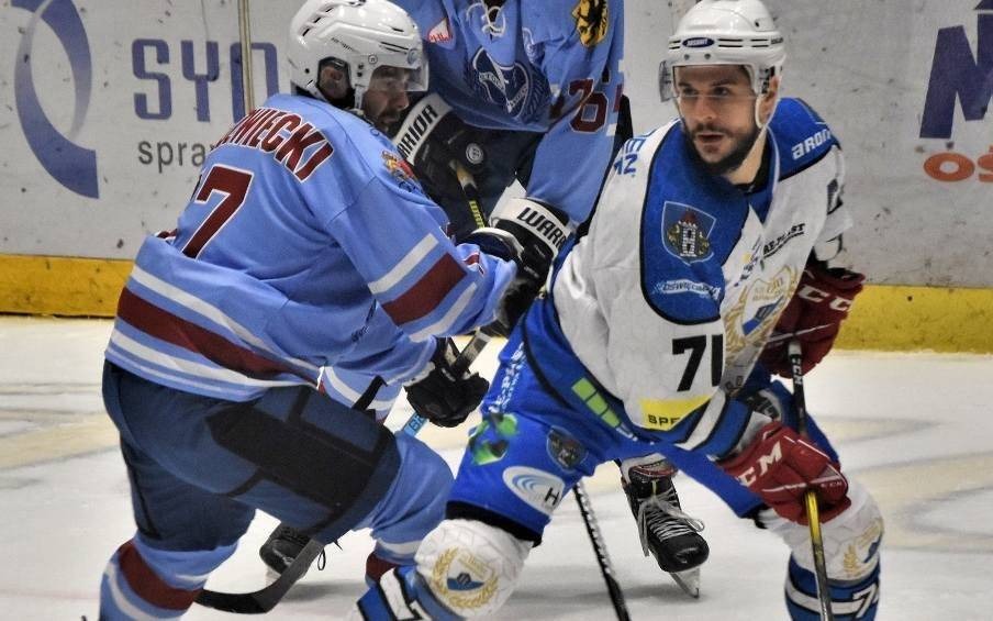 Hokej: Re-Plast Unia Oświęcim pokonała Stoczniowca. Szału nie było