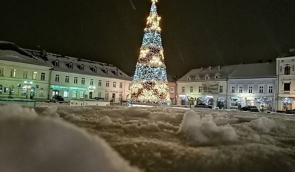 Oświęcim zachwyca w zimowej scenerii. Zobaczcie zdjęcia