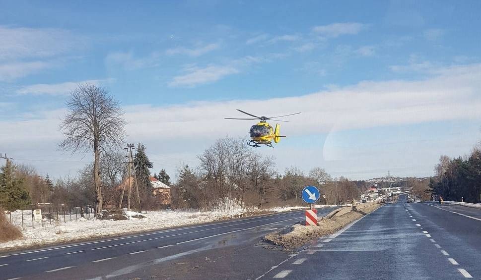 Pożar domu w Olkuszu. Poszkodowanego zabrał śmigłowiec LPR