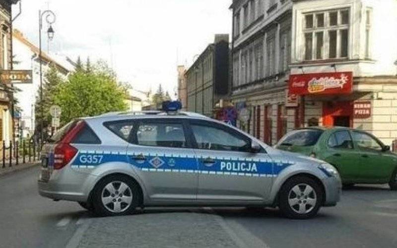 Oświęcim. 20 - latek w audi zderzył się z radiowiozem. Nie uniknie kary
