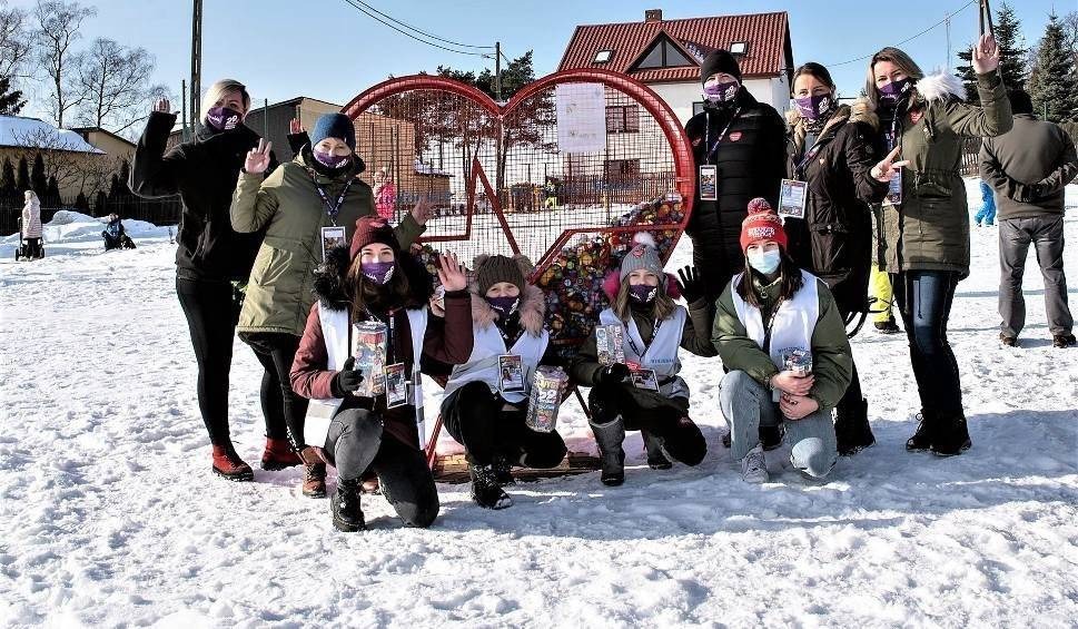 WOŚP 2021, gmina Wolbrom. Na ulicach, w plenerze, a nawet na stoku. Serca były gorące