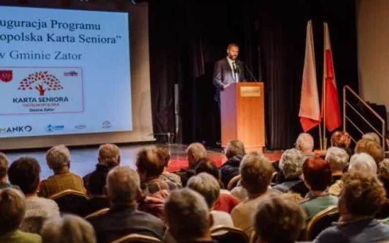 Seniorzy z Gminy Zator ju mog korzysta z Oglnopolskiej Karty Seniora