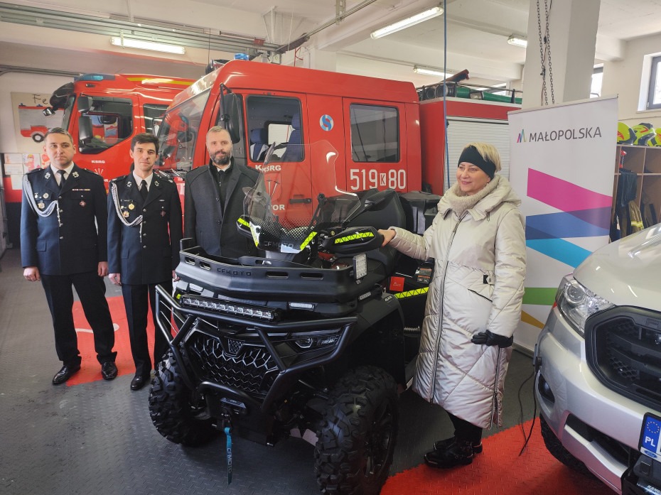 Przekazanie nowego Quada dla OSP Zator oraz wręczenie certyfikatów kursu Kwalifikowanej Pierwszej Pomocy dla strażaków ratowników z gminy Zator