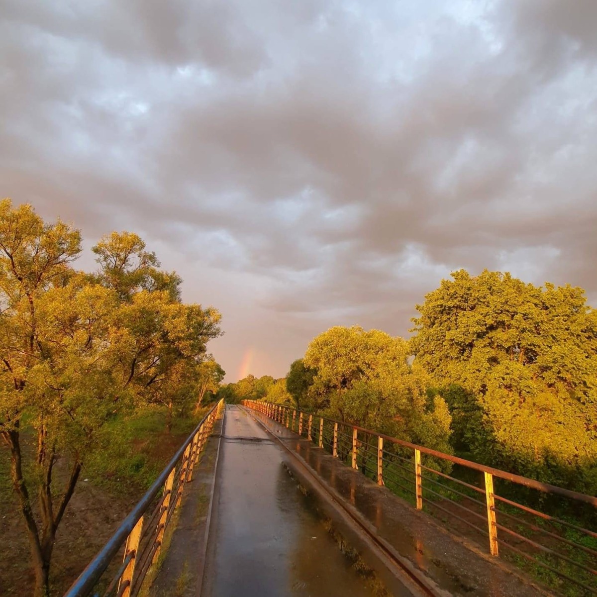 Roboty remontowe na moście na Skawie w Podolszu.