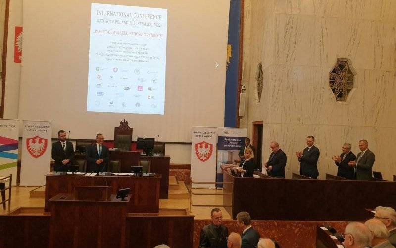 Pan Stanisław Brzeźniak odznaczony „Złotą Odznaką Honorową”.