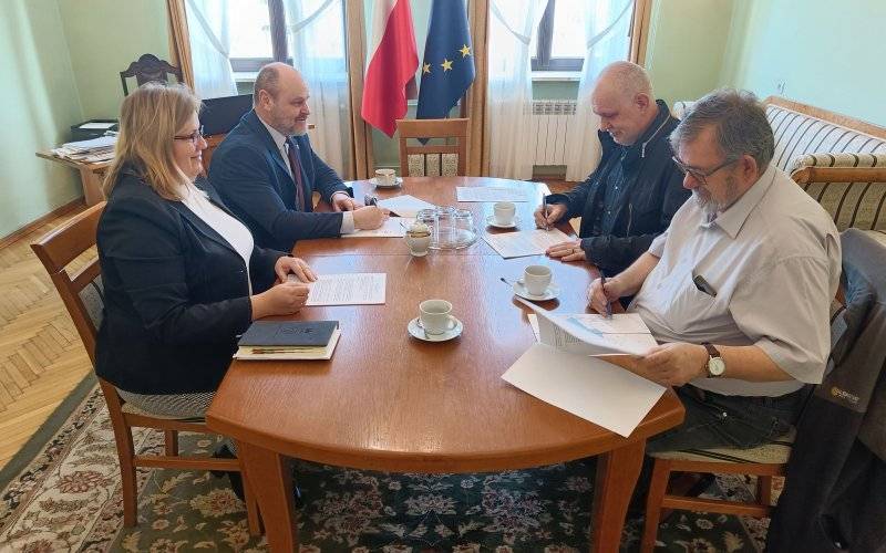 Podpisano umowę na dzierżawę zbiornika Ślepowron w Podolszu
