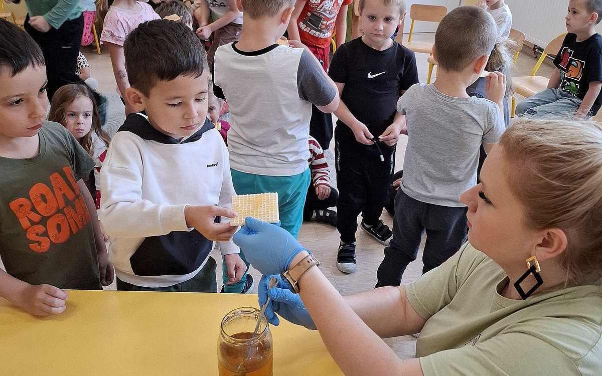 Relacja z Gminnego Dnia Pszczół oraz z przedszkolnych prelekcji