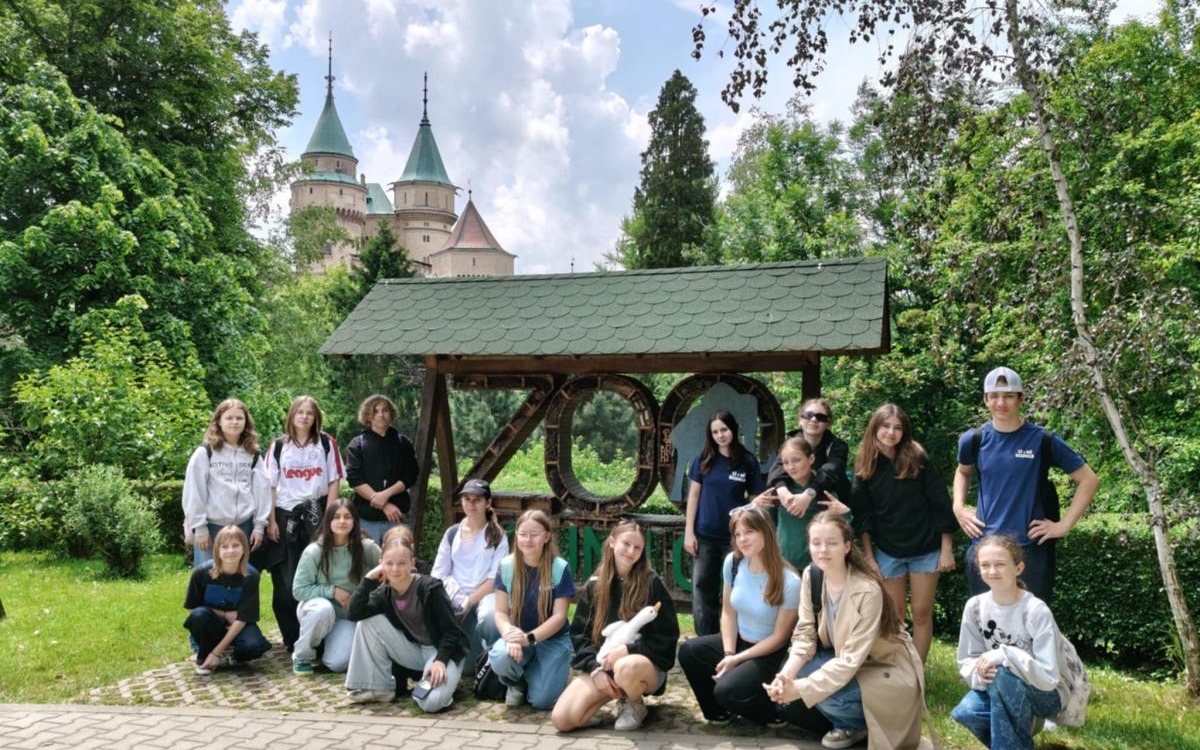Uczniowie ZSP w Podolszu odwiedzili słowackie miasto Bojnice